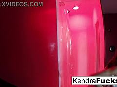 hot kendra showers solo 😍