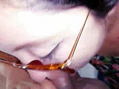 Huera putita mexicana da chupadas de verga con lindos ojos verdes, ella sabe mamar muy bien 😍