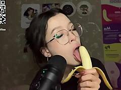 Banana blow job in HD