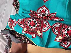 دونا مارسيلا، ليس لديك فكرة كم أردت رؤيتك عارية هكذا، منحنية وتتأرجح