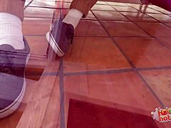 Djup halsning mörk dejt Sarah Banks suger Bryans vita kuk