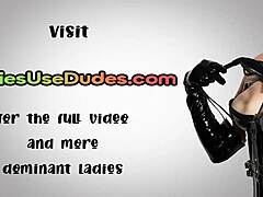 Straponla bağlı sissy erkekleri femdom üçlüde sikmeyi seviyor musun?