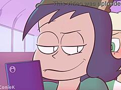 Nysgjerrig futa jackie overrasker og knuller janna hardt inne i den overfylte skolebussen