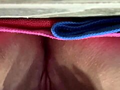 Valeriavida engages in amateur masturbation session.