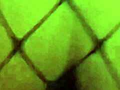 i'm cumming on the brunette's feet