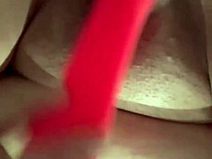 Valeriavida engages in amateur masturbation session.