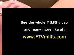 MILF juega con su coño y culo con vibrador y tapón anal en estilo POV