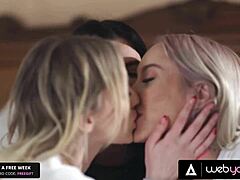 1小时女同18+珍妮·怀尔德阴蒂振动器指奸剪刀式三人坐脸