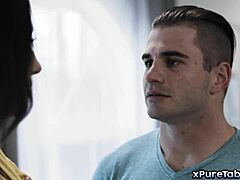 Anne Sovereign Syre üvey oğlu Nathan Bronson'dan tabu sikişte hamile bırakmasını istiyor