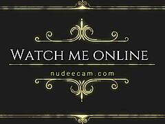 Azok a hatalmas nagy cicik őrülten ugrálnak szex közben