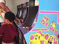 Sex While Gaming: Sucking And Deepthroating The Old Fashioned Way