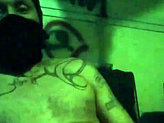 Solo hardcore action.