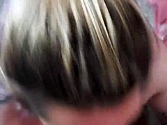 Minha Amiga Loira Vai Fundo em Mim