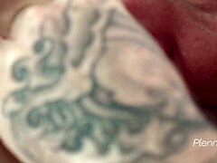 Slow and sexy latina moves in this video