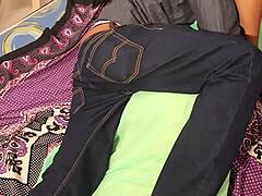 Sindhuja pesakit Tamil panas dengan doktor dalam seks klinik