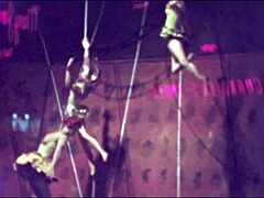 Vintage ilustrace erotických scén z starých kreslených filmů a anime