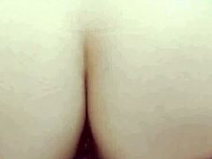 هي تعرف كيف تمدد المتعة، تعرف، مع ذلك الزب العملاق والألعاب في عمل POV مجنون. لا يمكن وصفها حتى!