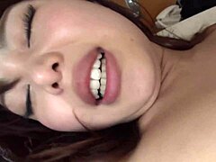 호기심 많은 일본 밀프 아내가 집에서 하드코어로 새로운 오르가즘 정점 탐험, 아시안 크림파이 쾌감에 몸이 떨려