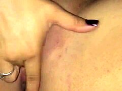 mi amante me complace masturbandose