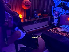 Boneco Billy τρελαίνεται με την διεστραμμένη καλόγρια, βαθύ στοματικό και αναλ στο κοντό μαλλί της 😈🍑