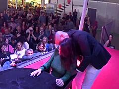 J'adore le Sexe Public Romantique avec les Gros Seins de Zenda Sexy et la Grosse Bite de Jotade.