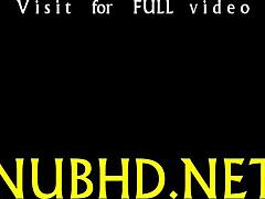 छोटी लड़की हार्डकोर ब्लो जॉब और गीली चूत सेक्स लेती है