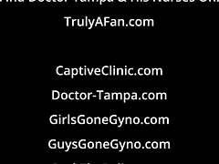 Първокурсничката Alexa Rydell изживява интензивни оргазми с Hitachi вълшебната пръчка от доктор Tampa по време на медицински преглед в болница във Флорида.