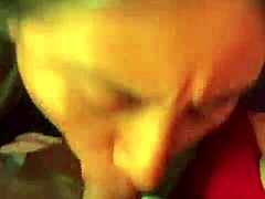 me toc� chantagear a la vecina