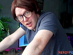 Leeds amateur sucks nerd's dick first time.