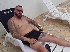 Fudendo duas gostosas na beira da piscina - diana smith - dnox brazil 😍.