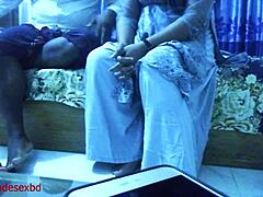 Indian Fat Bhabhi Enjoys Full Sex Session with Boyfriend