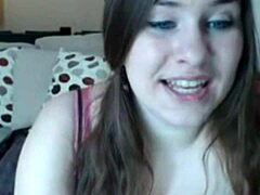 Chica BBW tetona 18+, ¿te gusta verme masturbarme con juguetes en webcam?