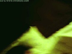 haciendo chillar a mi puta hasta sacarle los pedotes