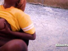 I love lickin pussy in public, it's so thrillling