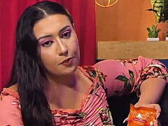 إذن، جاهز لدردشة محظورة مع المراهقة 18+ غابرييلا مانهايس باستخدام ألعاب شرجية؟