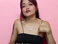 Den här geila latin slampan tar hård strup- och fitteknull som en mästare