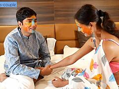 Pizda udă a soției geme în prim-plan în timp ce cumnatul se bucură de rol cu sora sexy