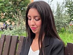 נערה תמימה חווה עונג מטורף בקסטינג מוזמן