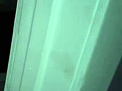 Abang Tiri Selinap Ke Bilik Mandi Untuk Adik Tiri.