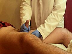 泌尿器科セッションの詳細ロールプレイ、手コキとマッサージパート2