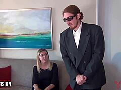 I Ivanta hump the secret service agents.