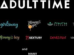 Nabalená masérka Octavia Red sa namaže olejom a stane sa intímnou s malou ryšavou priateľkou Madi Collins počas parnej relácie