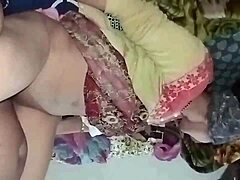 ألعق وأمص كس فتاة هندية ساخنة منحنية للبلع العميق ونيك الشرج كريم باي في هاردكور منزلي، أوه انتظر هذا ليس صحيحاً