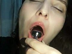 Tu veux savoir combien de fois tu peux jouir en regardant ce film avec une jeune Asiatique ?