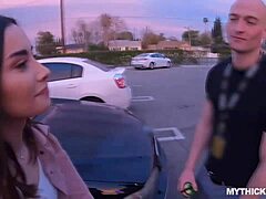 Asijsko-americká 18+ babe ovládá orál v hardcore scéně!