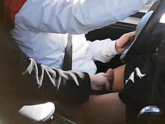 O bože, stvarno se ne stidiš da mi pokažeš svoj ogromni kurac u kolima napolju?? 😱