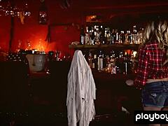 Scarlett Sage strips after hours?