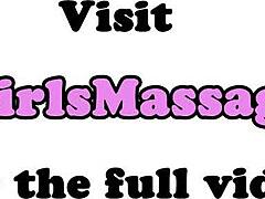 τολμηρή λεσβία που αγαπάει μασάζ παίρνει δαχτυλογαμήσι και ψαλίδι έξω με σέξι με μεγάλα βυζιά