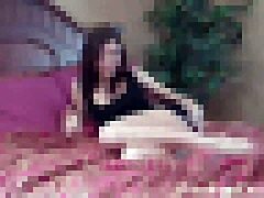 You won't be able to break out of my scissorhold, slave