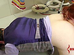 Curva bondage primește spitroast cu anal dur și rimjob